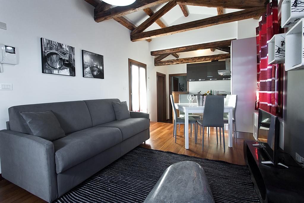Good Wine Apartments Venice Room photo