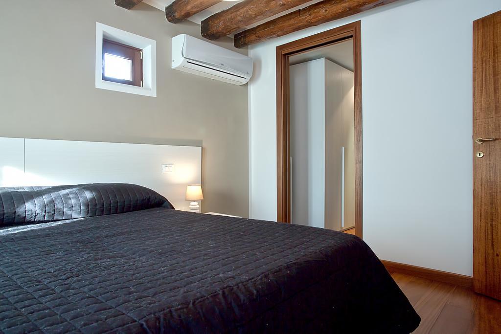 Good Wine Apartments Venice Room photo