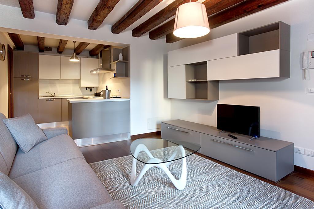 Good Wine Apartments Venice Room photo