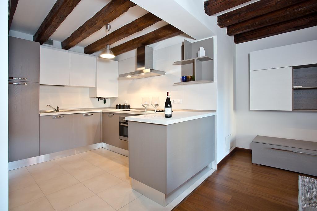 Good Wine Apartments Venice Room photo
